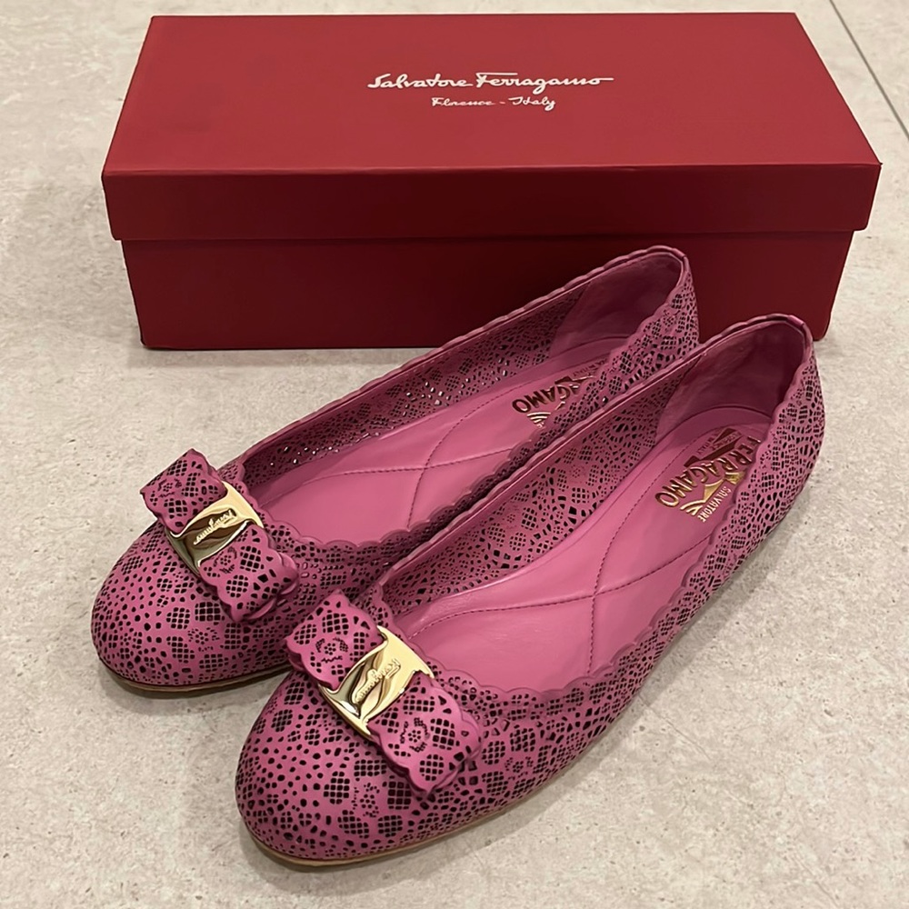 Salvatore Ferragamo Lacer Cut Varina Flat